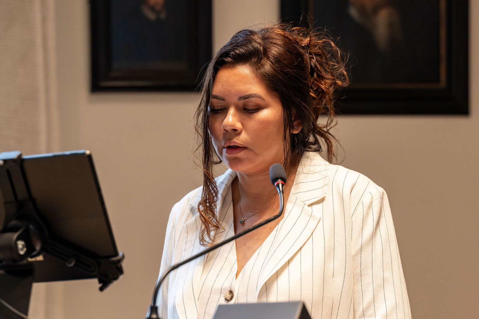 Kedma Hamelberg defending her PhD research at the University of Amsterdam